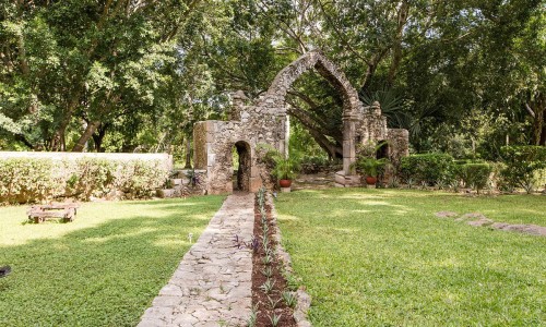 Hacienda Chichen Resort