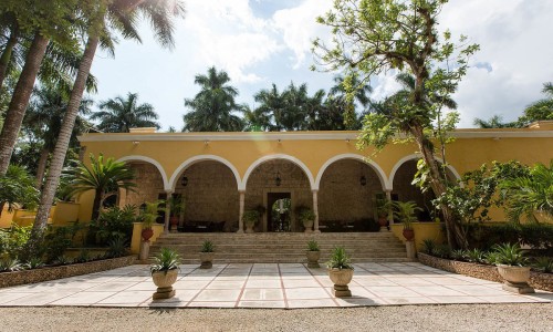 Hacienda Chichen Resort
